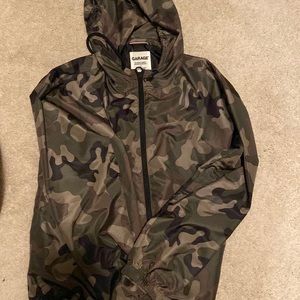 GARAGE camo wind breaker